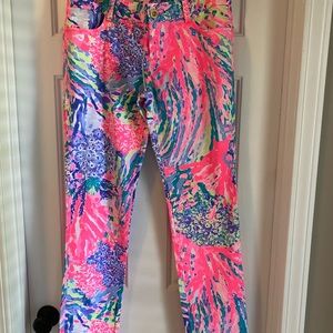NWT. Lilly Pulitzer Callahan chino pants. Size 6.